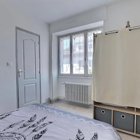 Apartment 2 Pieces Plein De Charmes - Caroline Valentigney