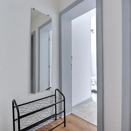 Apartment 2 Pieces Plein De Charmes - Caroline Valentigney